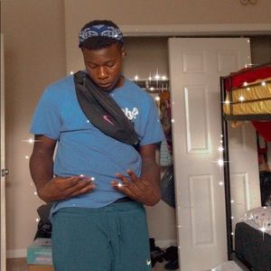 Meet your Posher, Zay